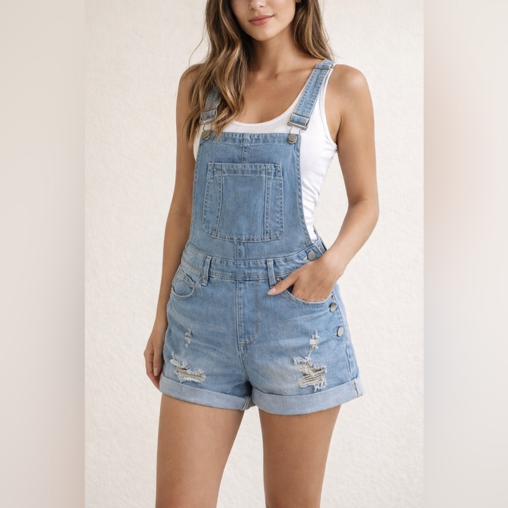 Dollhouse Overalls Shorts Womens Juniors 3/4 Distressed Blue Denim‎ Light Wash
